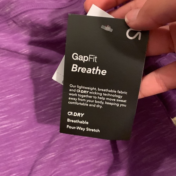 Brand new gap long sleeve shirt with hoodie size small - Picture 2 of 3